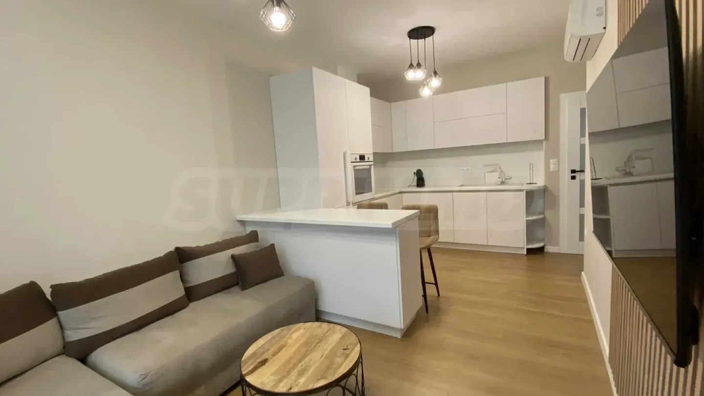 Stylish Three-Bedroom Apartment in Luxury Complex, Plovdiv - Image 4