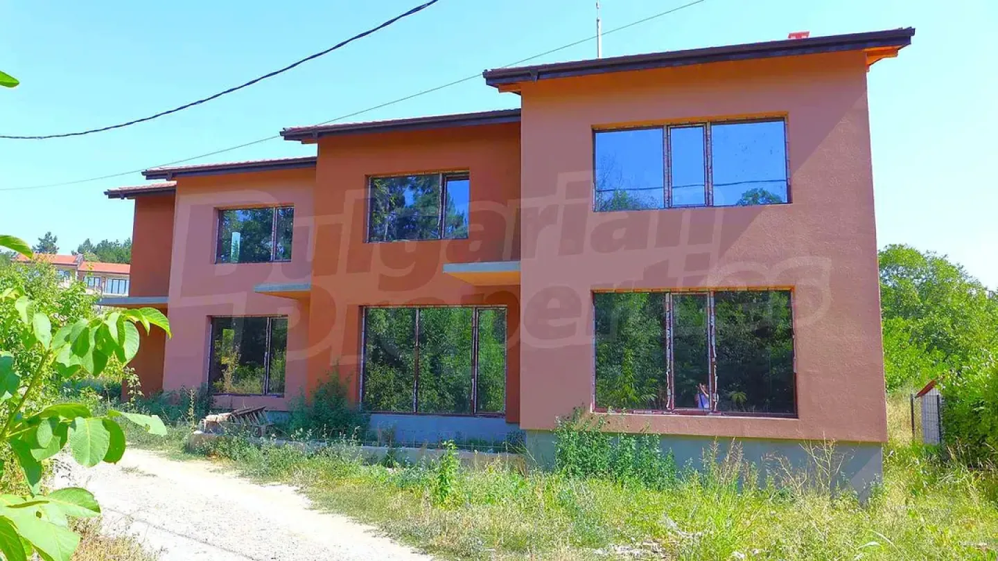 Spacious New House Near Stara Zagora with Large Garden - Image 3