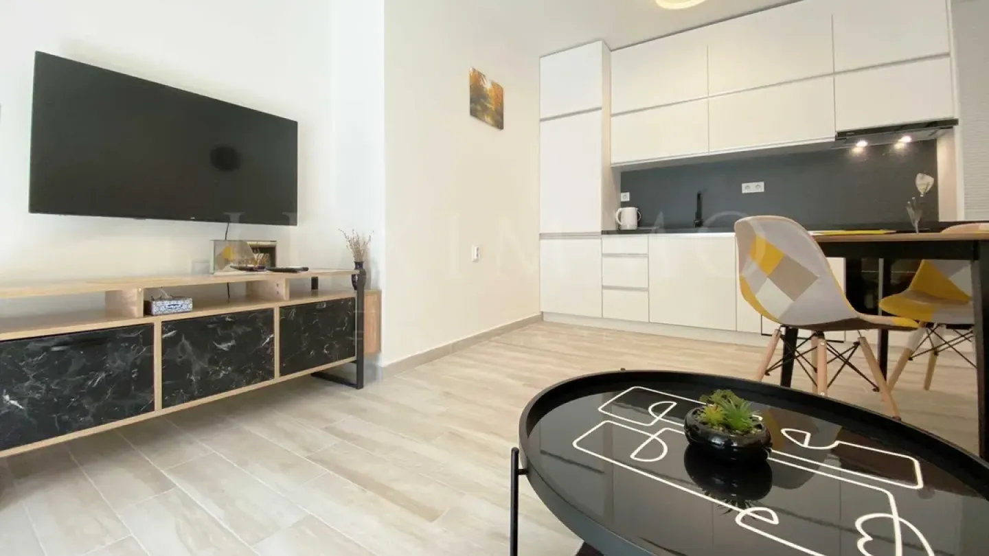 Stylish One-Bedroom Apartment with Parking in Plovdiv's Center - Image 5