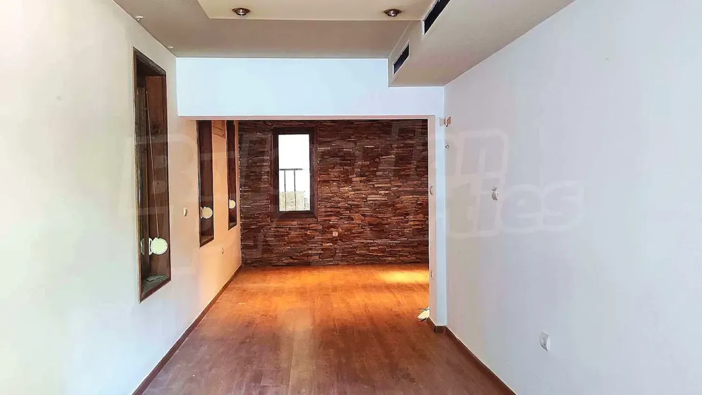 Spacious Brick House in Stara Zagora Center – 2 Bedrooms - Image 3
