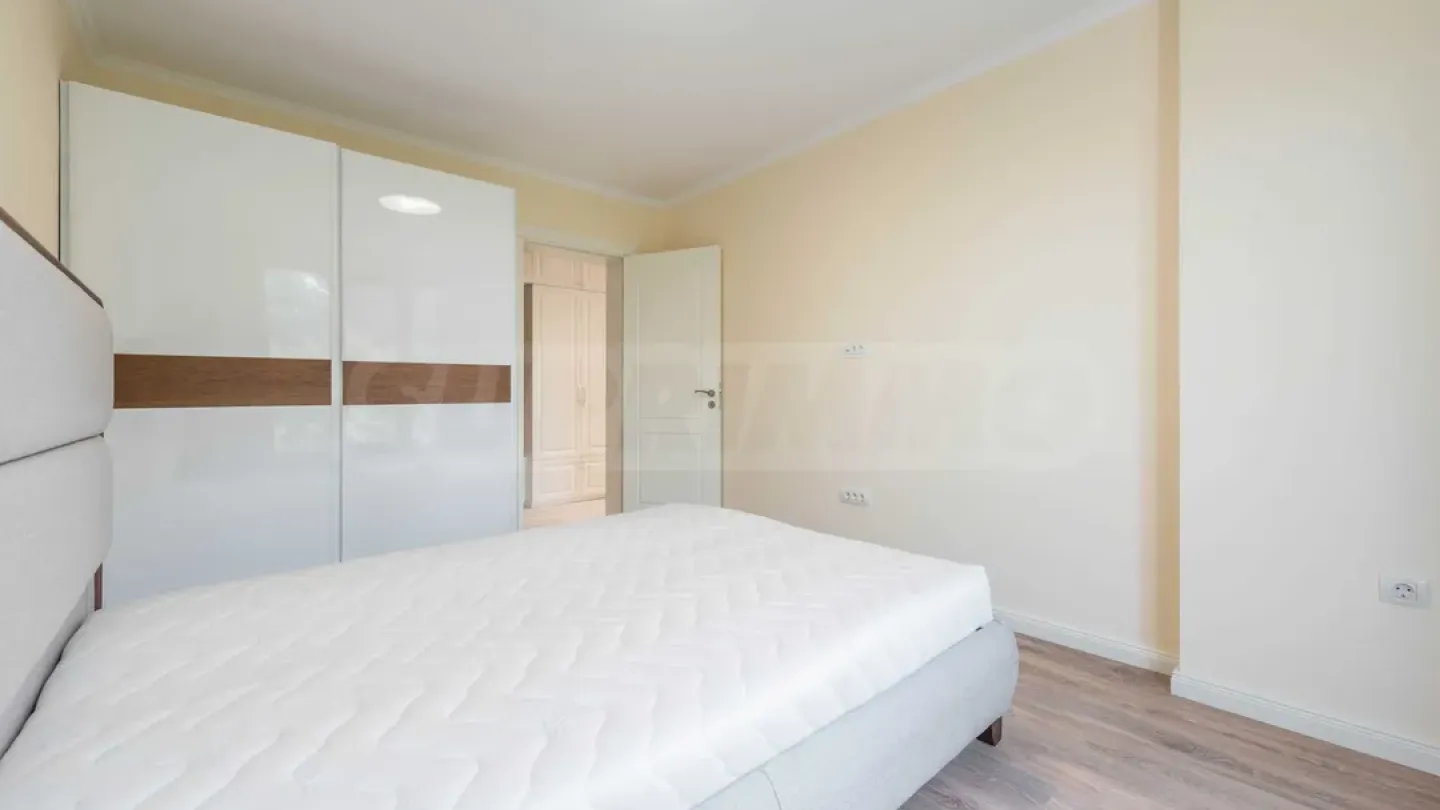 Spacious, Fully Furnished Apartment in Varna's Heart. - Image 4