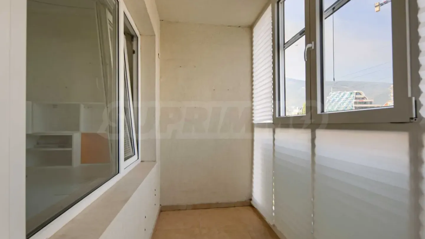 Spacious, Fully Furnished Apartment Near Paradise Center, Sofia - Image 2