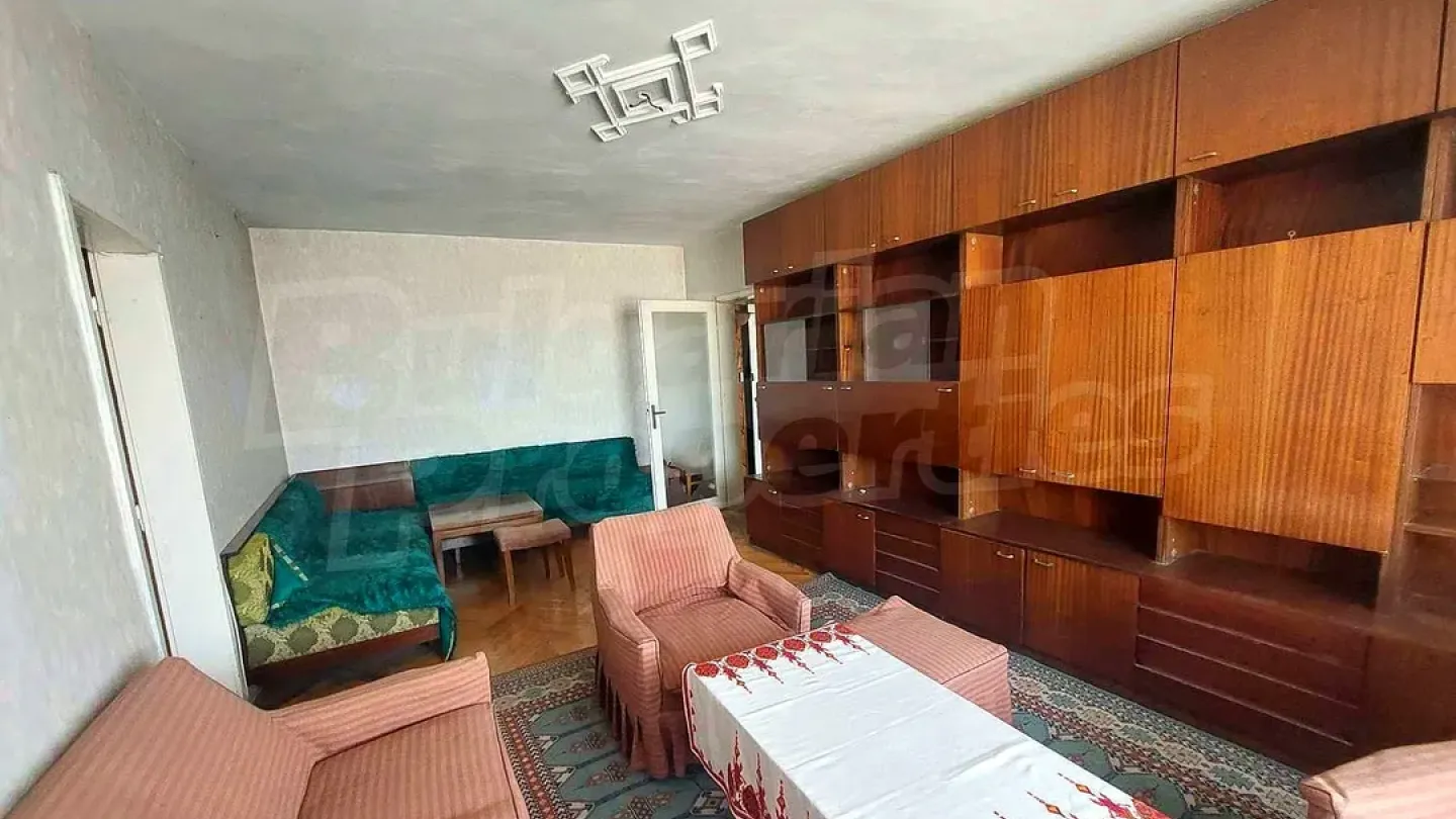 Spacious 2-Bed Apartment with Stunning Views in Sofia - Image 5