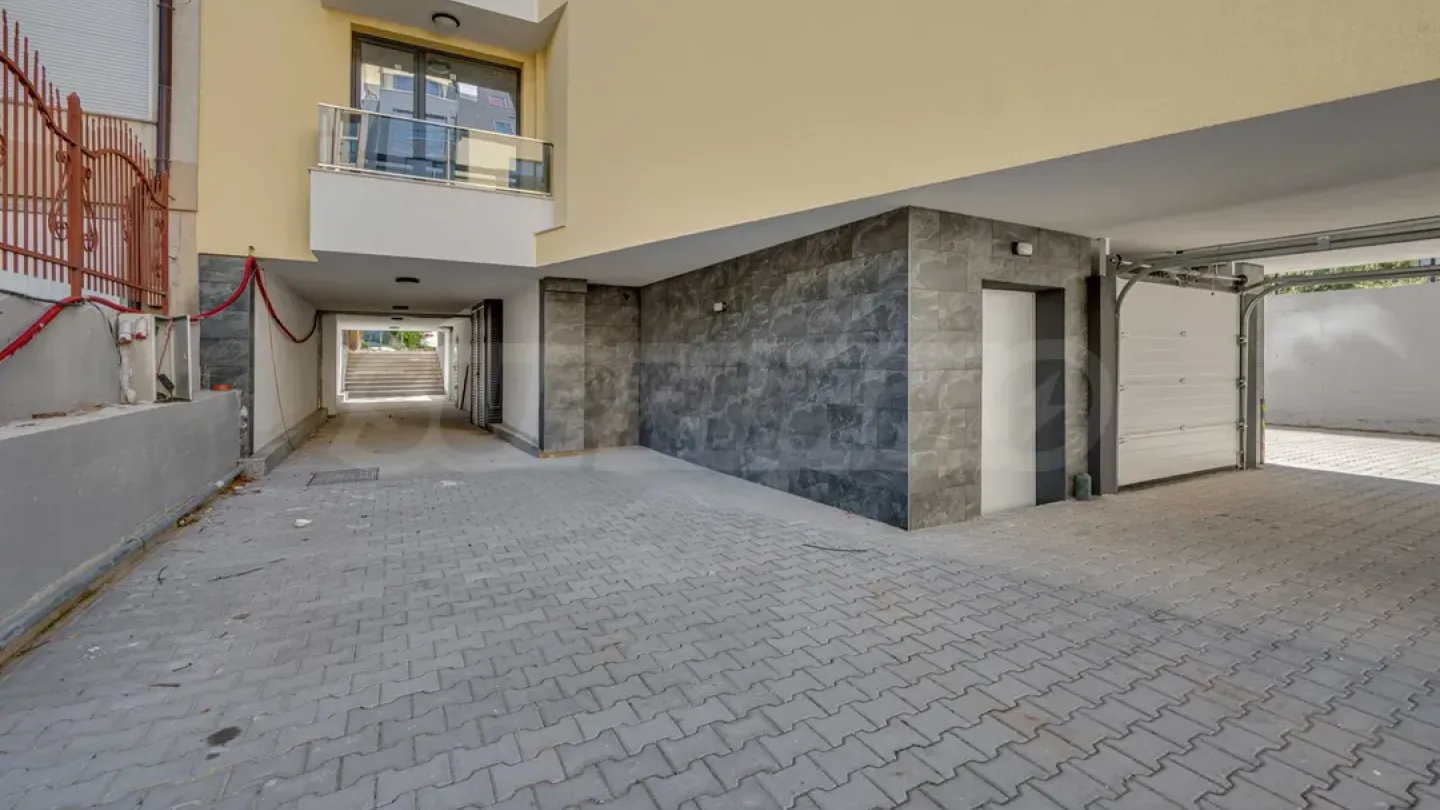 Spacious 2+1 Apt w/ Vitosha Views - Image 1