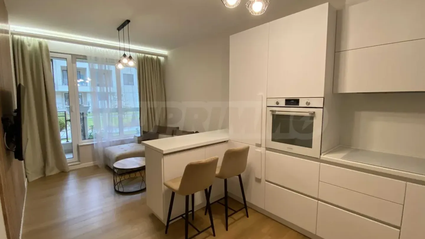 Stylish Three-Bedroom Apartment in Luxury Complex, Plovdiv - Image 5