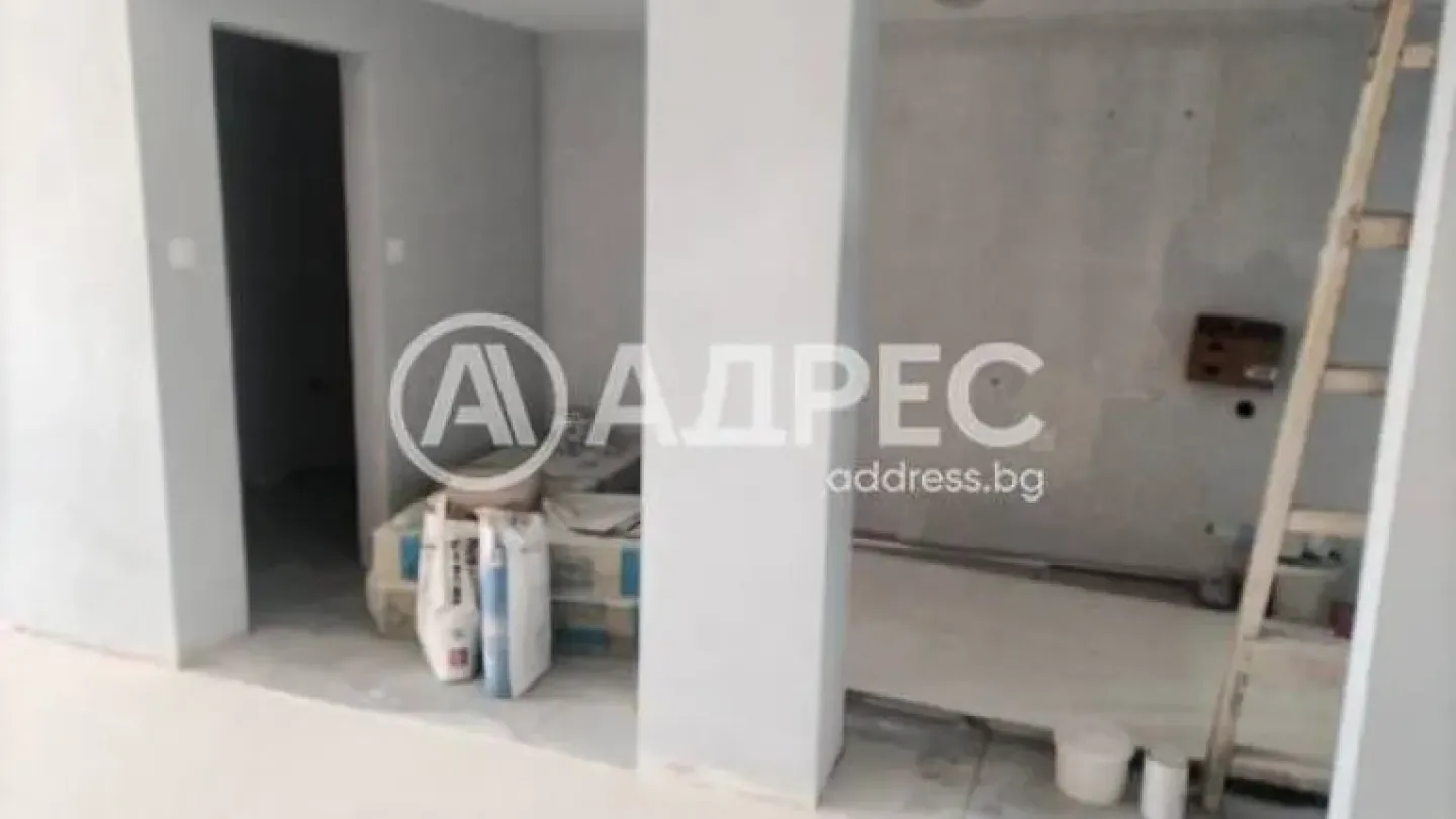Spacious Family Home with Spa Facility in Stara Zagora, Bulgaria - €260,000 - Image 4