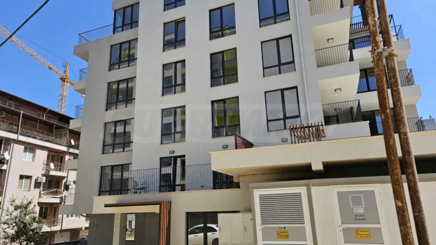 Panoramic Varna Penthouse with Two Terraces - Image 2