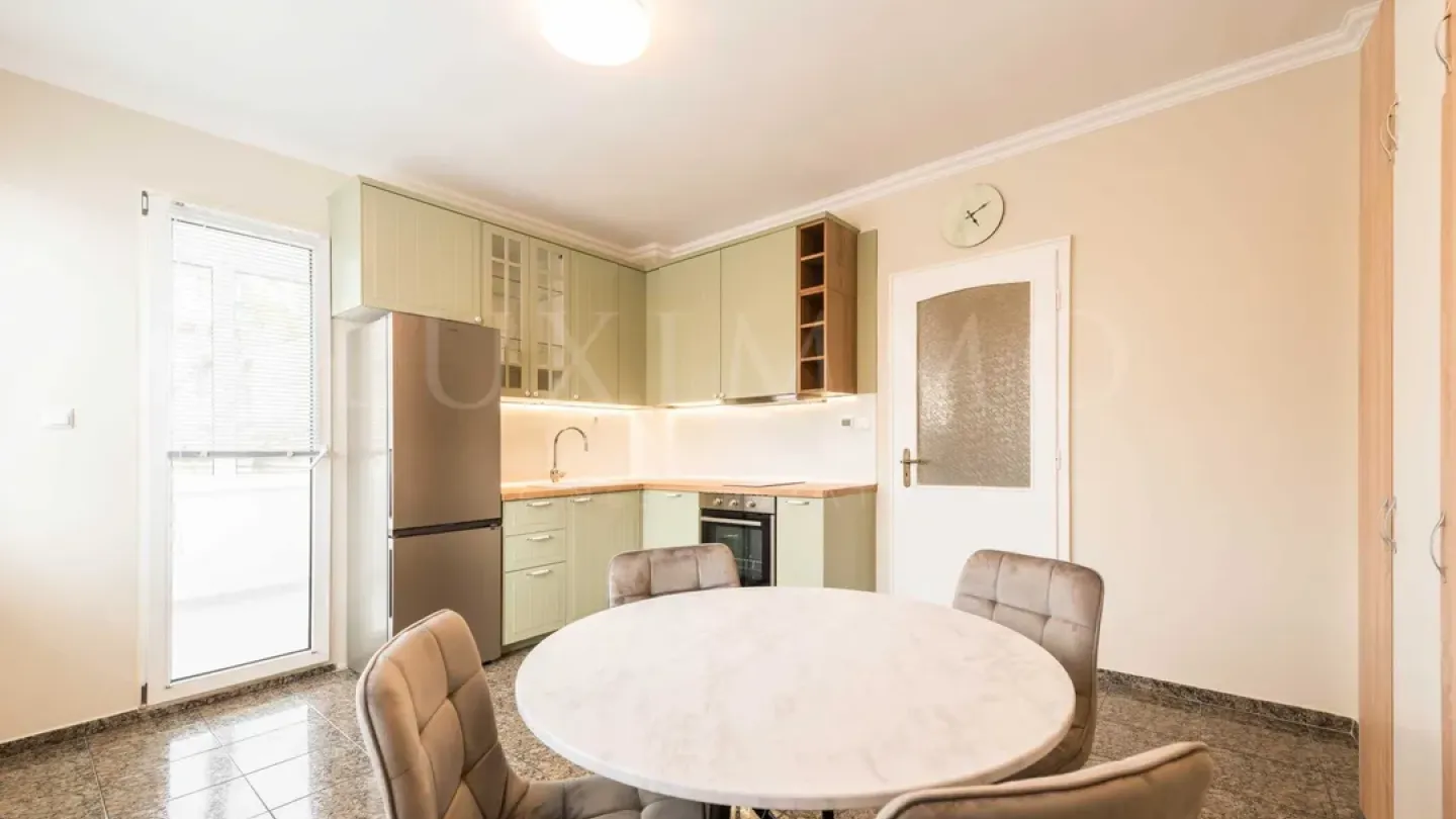 Spacious Apartment Near Sea & Universities - Varna - Image 3