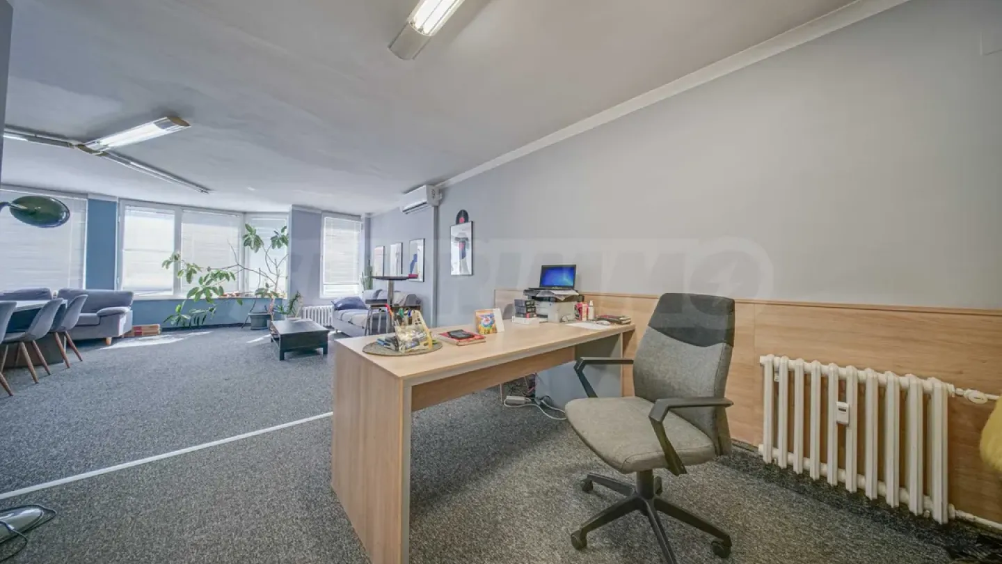 Spacious 3-Bedroom Apartment near "Marinel" Hotel - Sofia - Image 3
