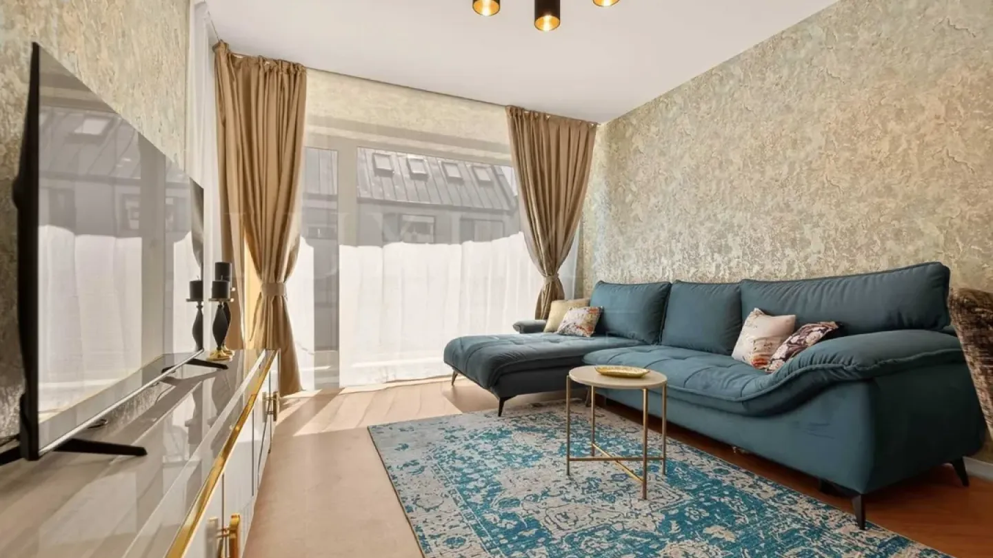 Luxury Varna Apartment Near Cathedral, Garage Included - Image 2