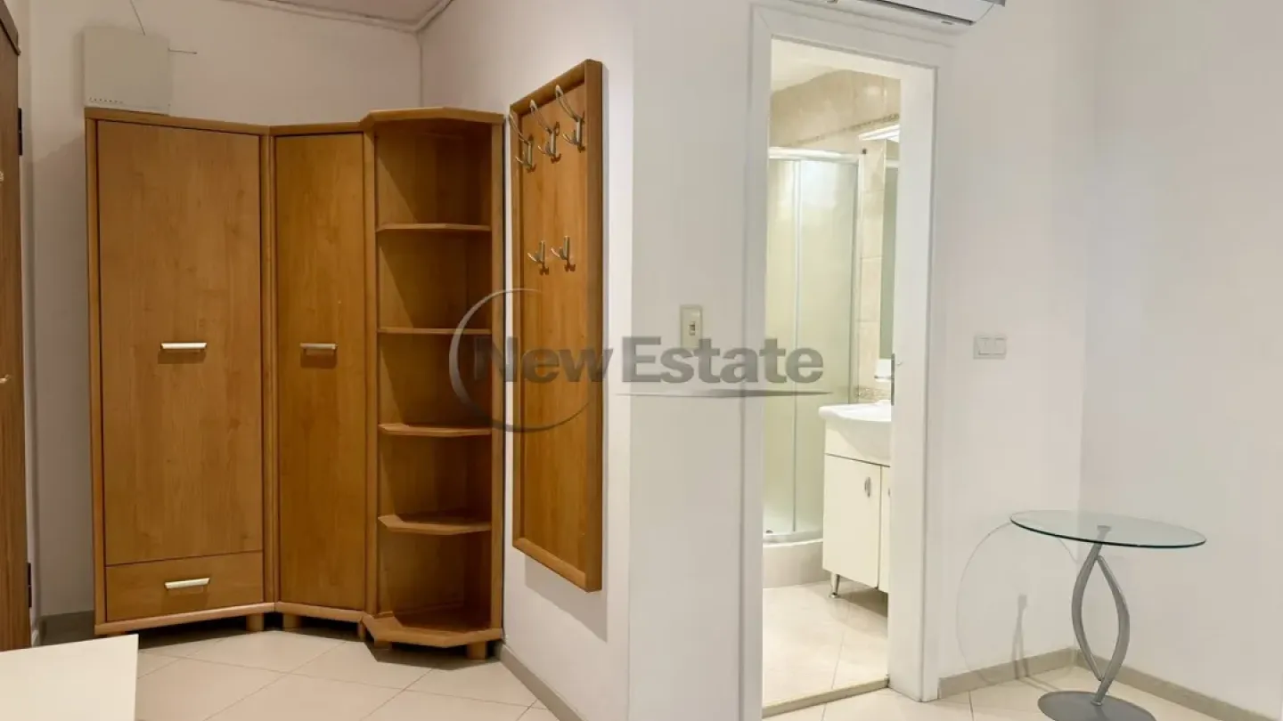 Stylish 1 Bed Apartment in Central Sofia - Fully Furnished - Image 1