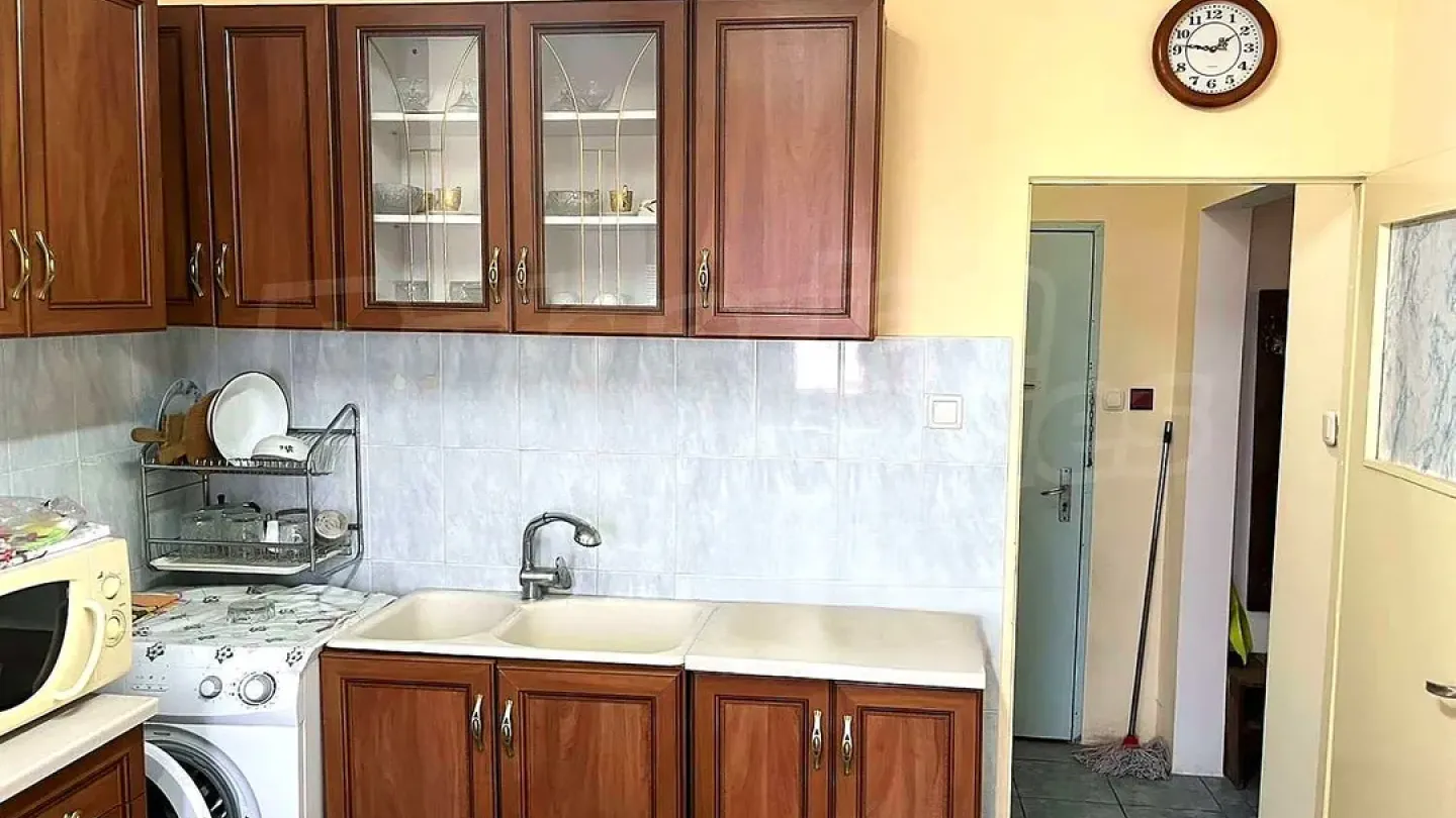 Spacious 2-Bedroom Apartment in Central Stara Zagora - €90,000 - Image 4