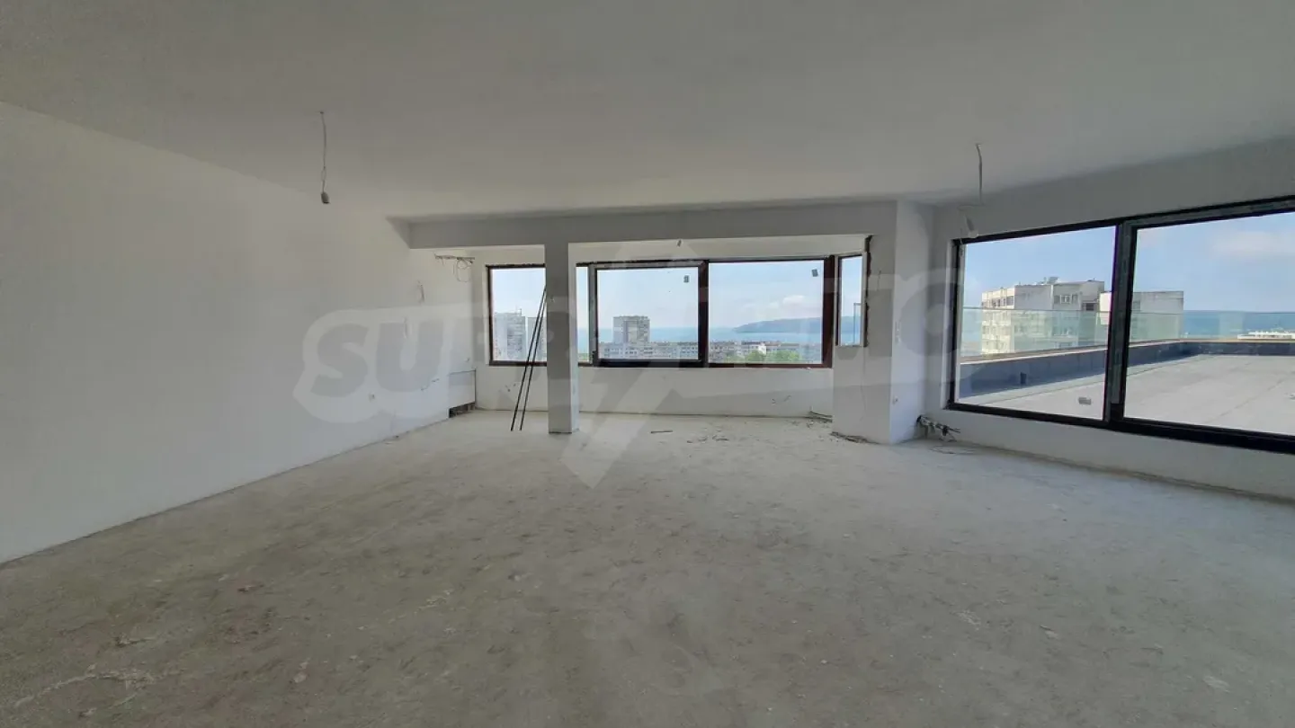 Spacious Varna Apartment with Stunning Sea Views. - Image 2