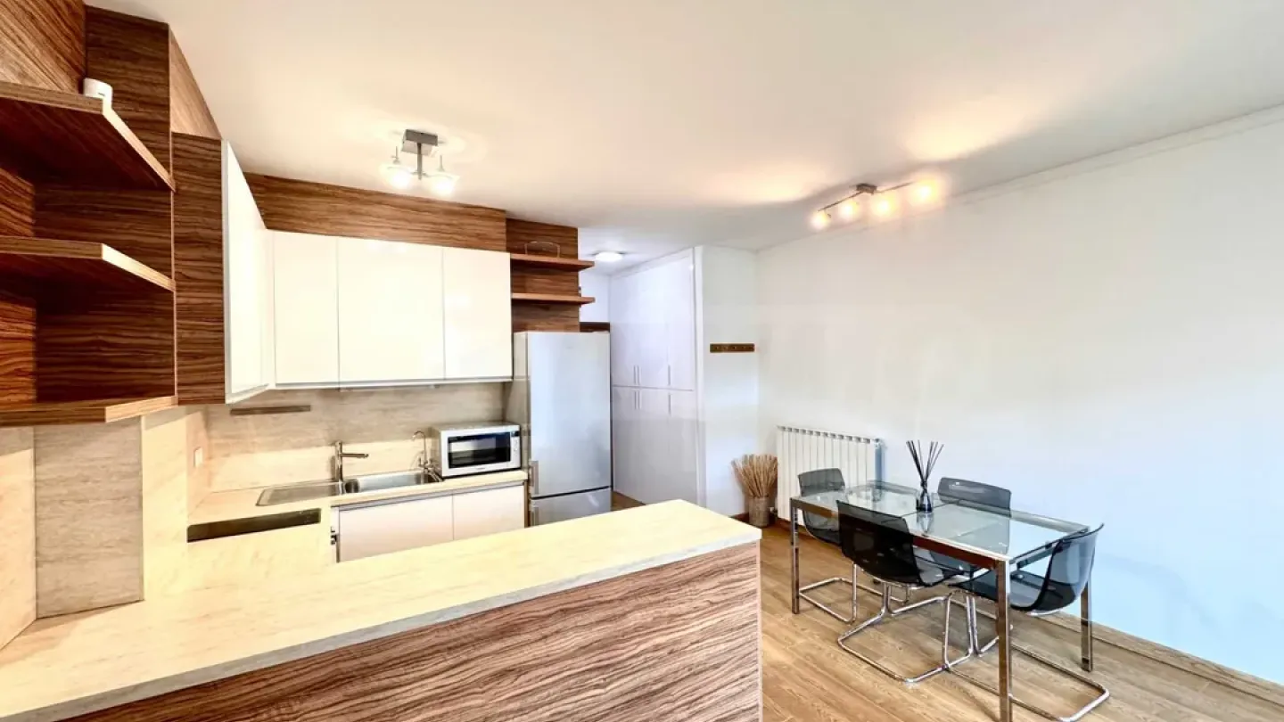 Luxurious 3-Bed Apartment with Mt. Vitosha View - Image 5