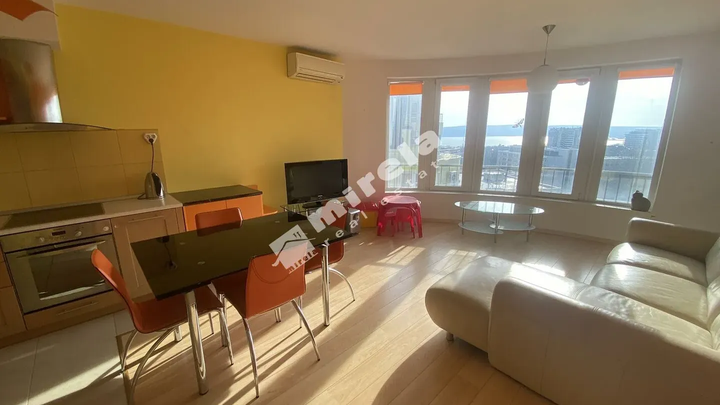 Spacious, Fully Furnished 3-Bedroom Apartment with Sea Views in Varna - Image 4