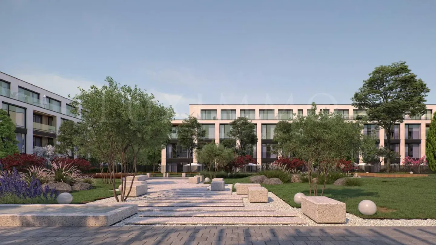 Spacious Maisonette with Private Yard & Amenities - Image 3