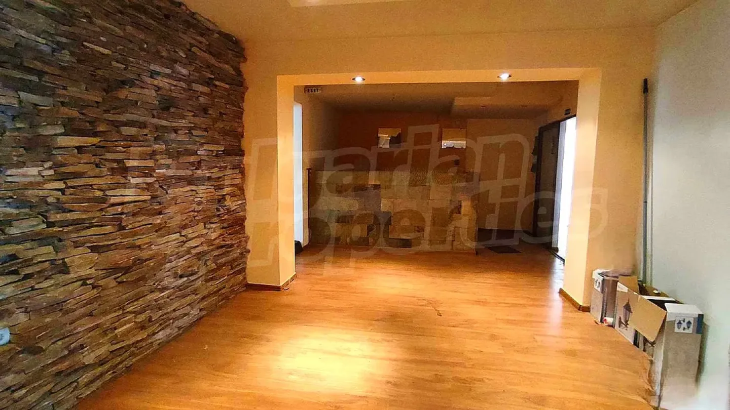 Spacious Brick House in Stara Zagora Center – 2 Bedrooms - Image 5