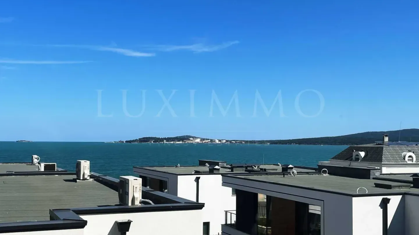 Stylish One-Bedroom Apartment Near Beach in Kraymorie, Burgas - Image 1