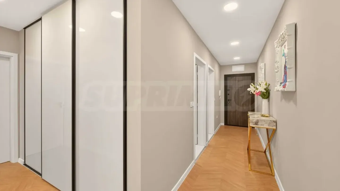 Luxury 3BR Apartment with Garage - Varna Center - Image 2