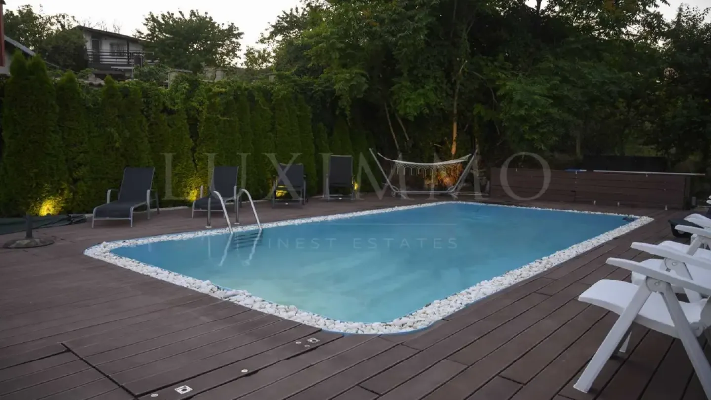 Luxury Family Home with Pool, Sauna & Garage in Varna - Image 1