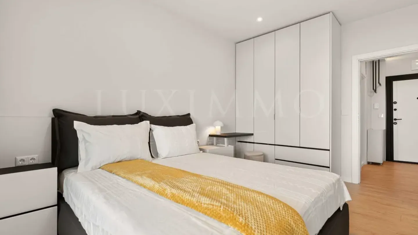 Luxurious Varna Apartment with Parking – Briz District - Image 5