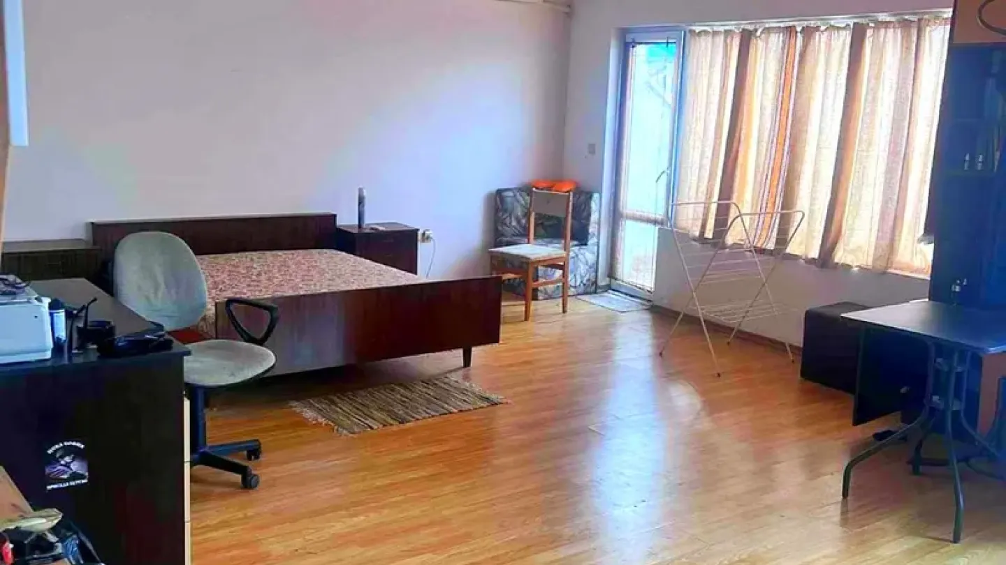 Bright, Fully Furnished Studio in Burgas - Vazrazhdane Area - Image 2