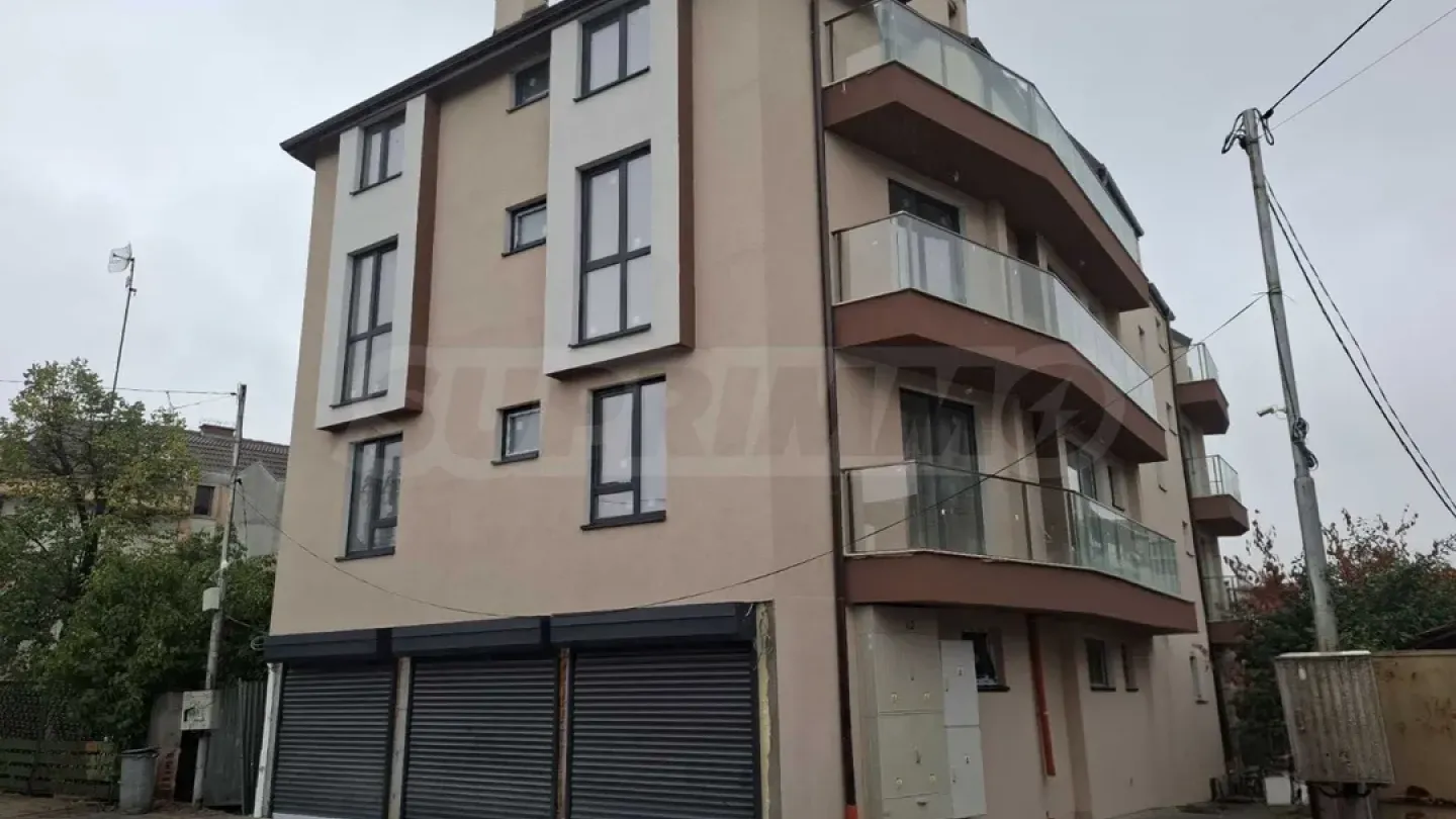 Spacious 2-Bedroom Flat in Sofia, Bulgaria - Image 1