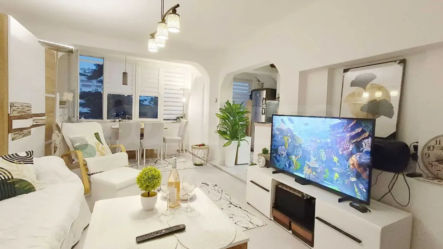 Bright 3-Bedroom Apartment in Varna's "Chayka" - Image 4