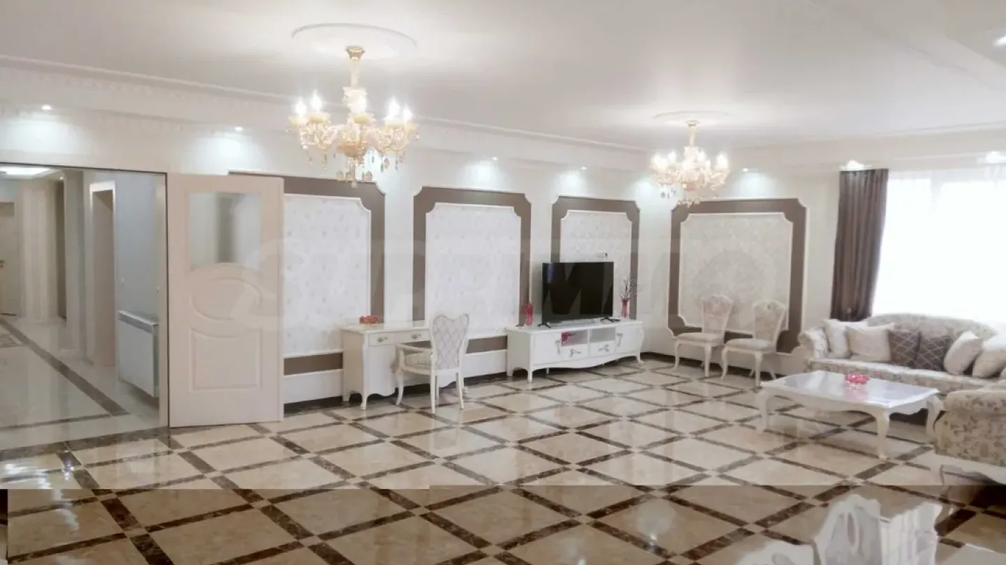 Spacious 4-Bedroom Apartment in Varna's " Mladost" Area - Image 1