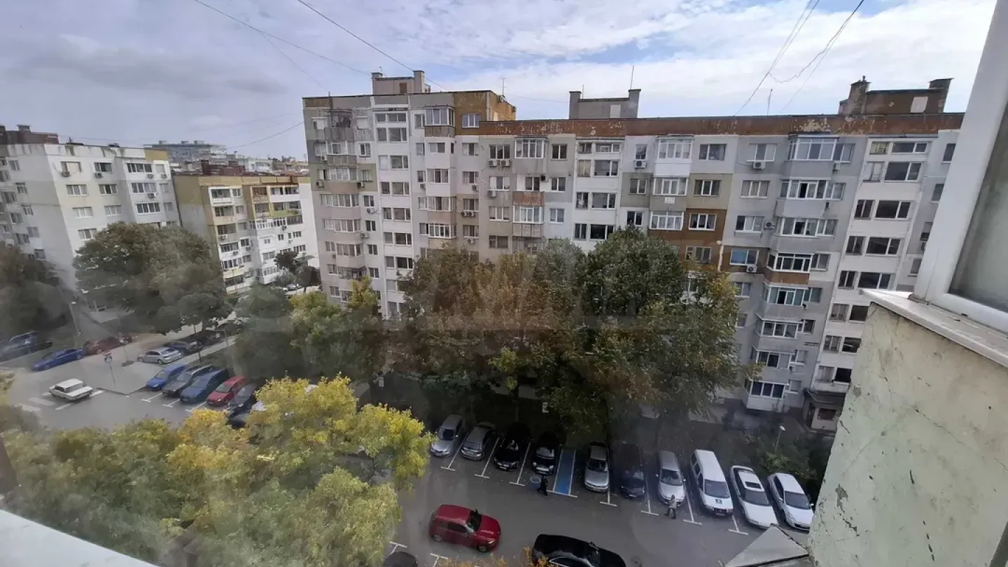 Bright 2-Bedroom Apartment Near Varna City Center - Image 5