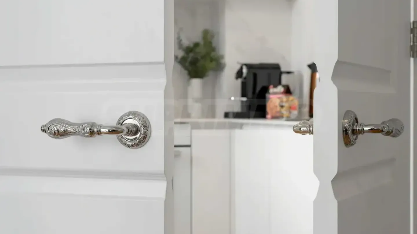 Luxury Varna Apartment - Fully Furnished, Prime Location - Image 2