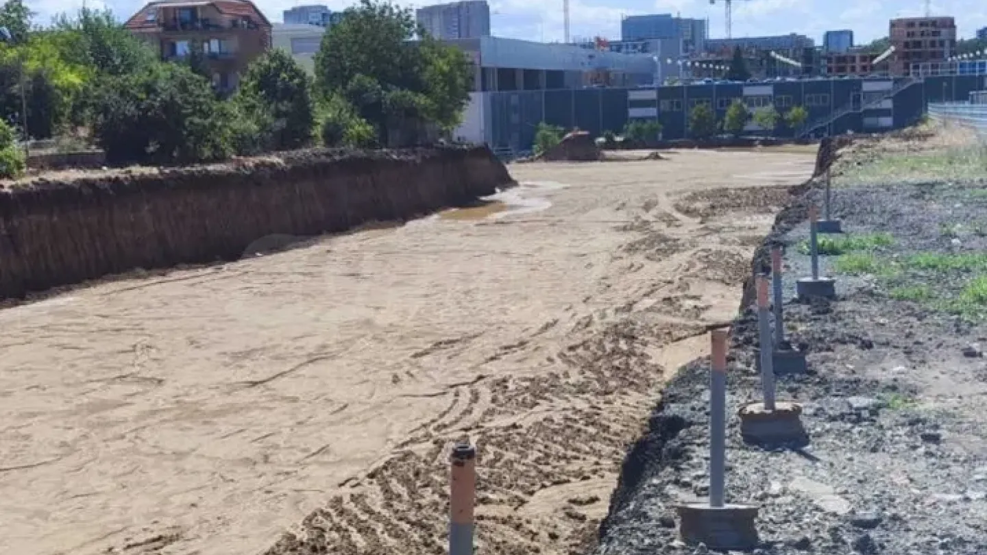 Bright 2-Bed Apartment w/ Courtyard - Burgas - Image 1