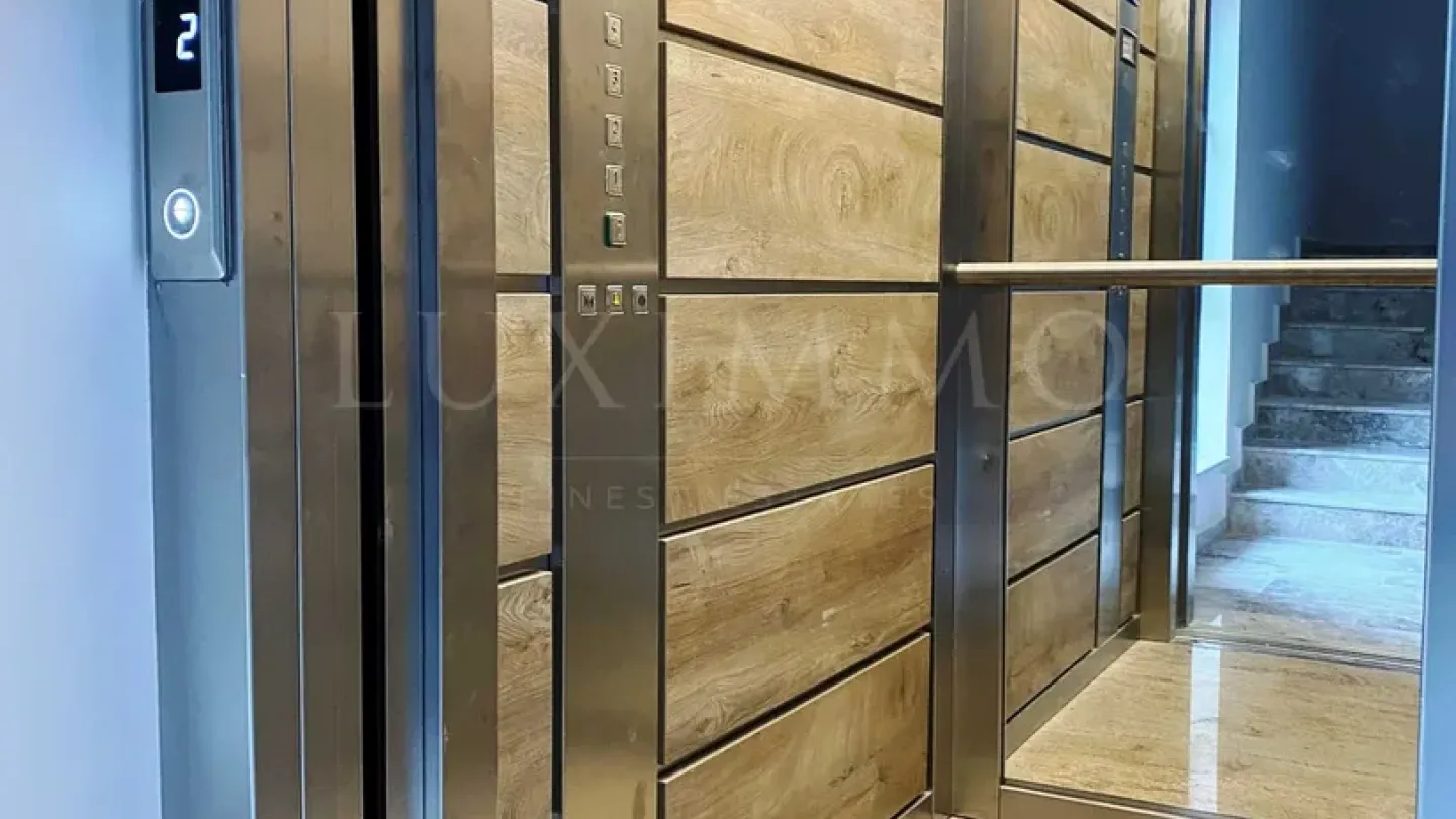 Modern 1-Bedroom Apartment w/ Parking - Plovdiv, BG - Image 5