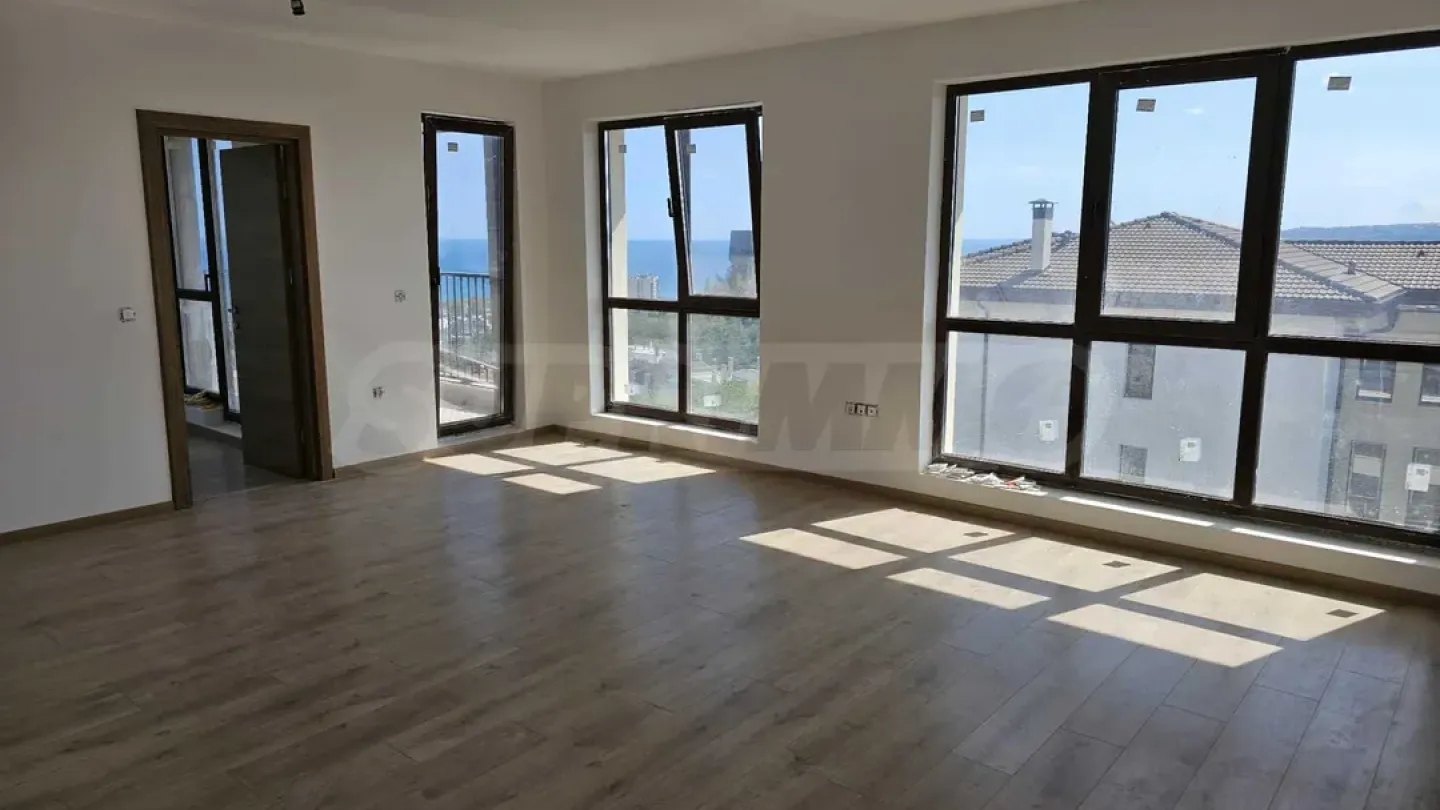 Sea View 3 Bed Apartment - Varna, Bulgaria - Image 4