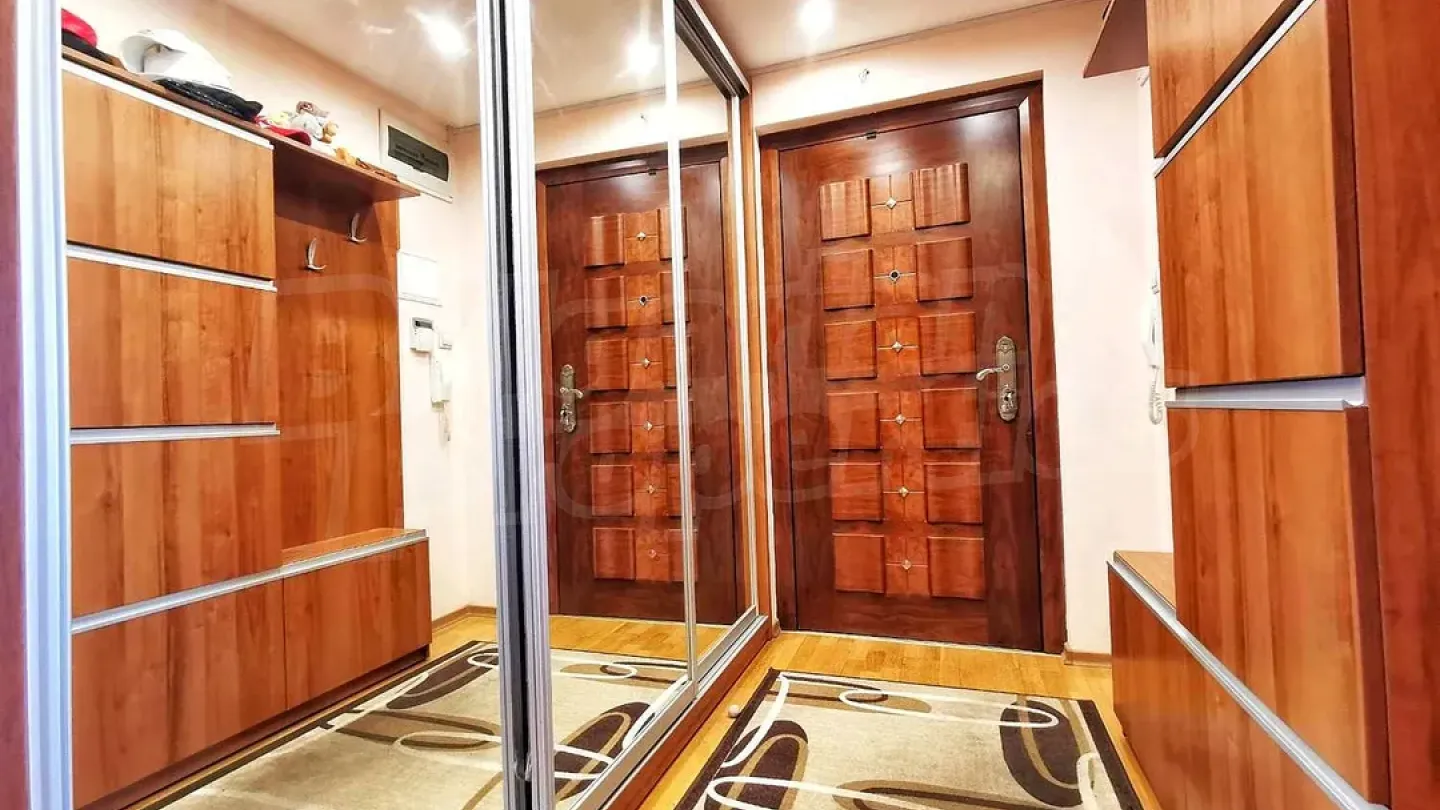 Stylish Varna Apartment - Central Location, Furnished, 103m2 - Image 1