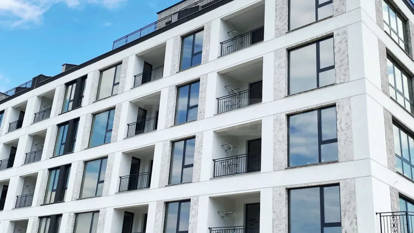 Spacious 2-Bedroom Apartment in Plovdiv, Bulgaria - Image 1