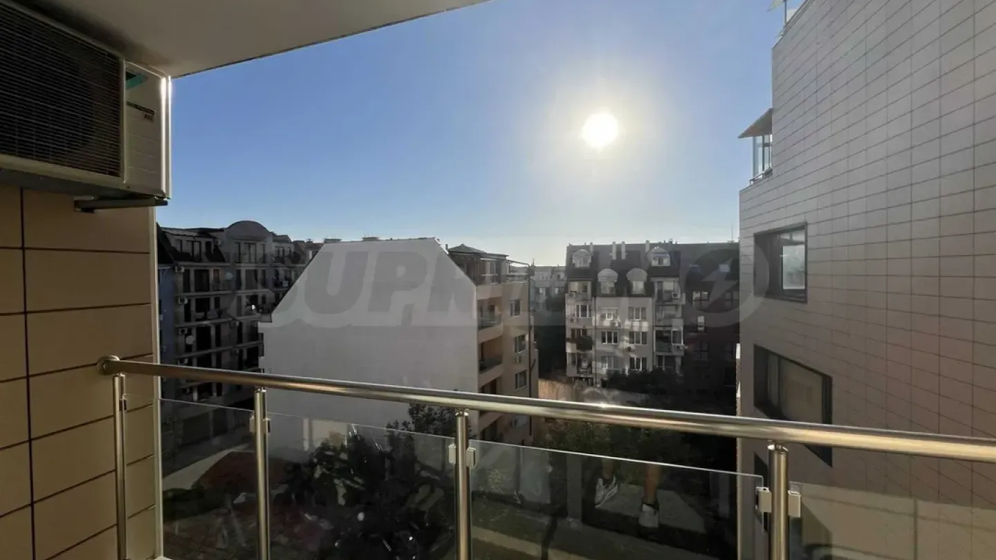 Varna Luxury Apartment with Parking Space - Image 5