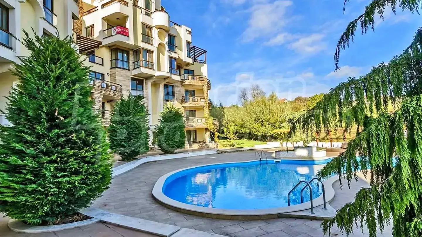 Spacious 3-Bedroom Luxury Apartment with Pool in Varna, Bulgaria - Image 2
