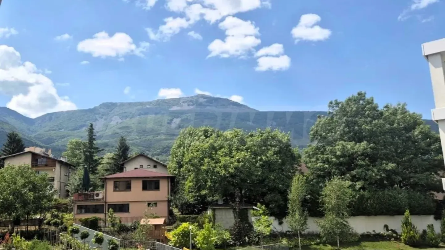 Luxury Драгалевци мезонет with Garden & Garage - Image 3