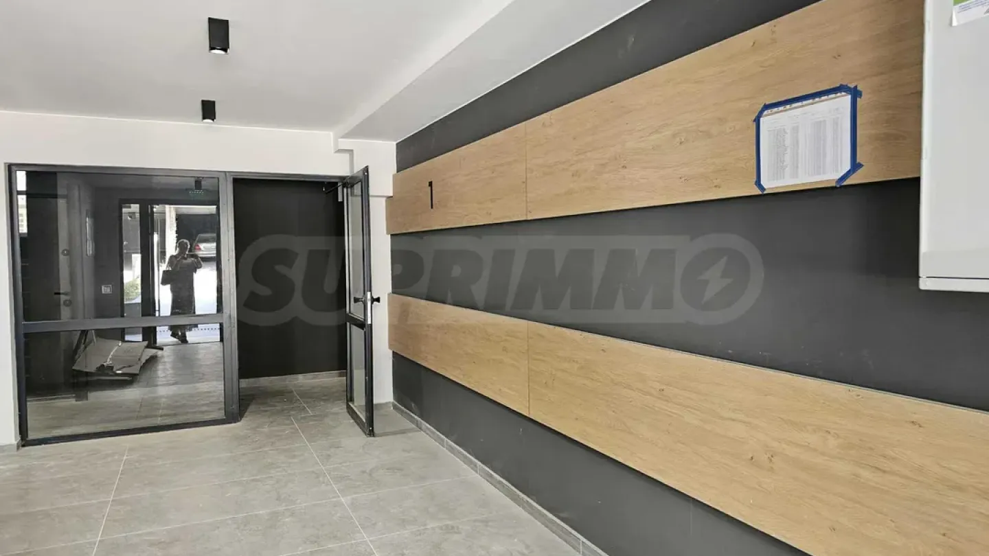 Modern 2-Bedroom Apartment Near Grand Mall, Varna - Image 5