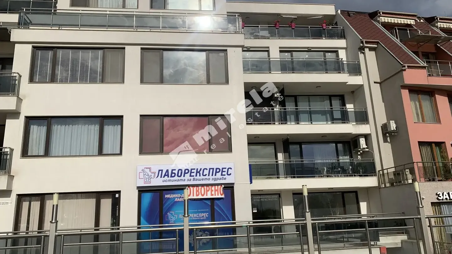 Spacious 2-Bedroom Apartment in Brzha, Varna – First Line Beach - Image 4