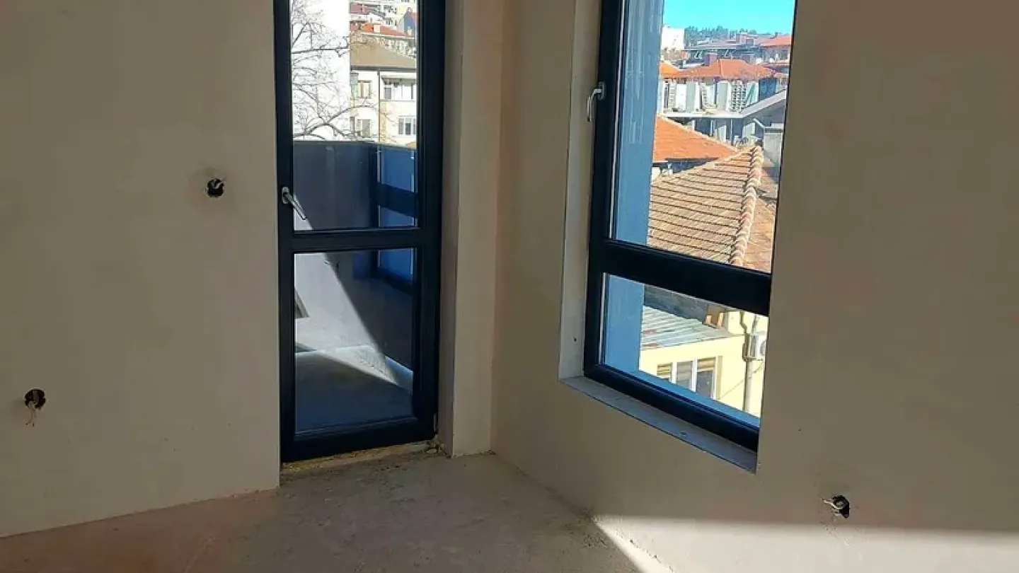 Spacious Two-Bedroom Apartment Near Artillery Park, Stara Zagora. - Image 4