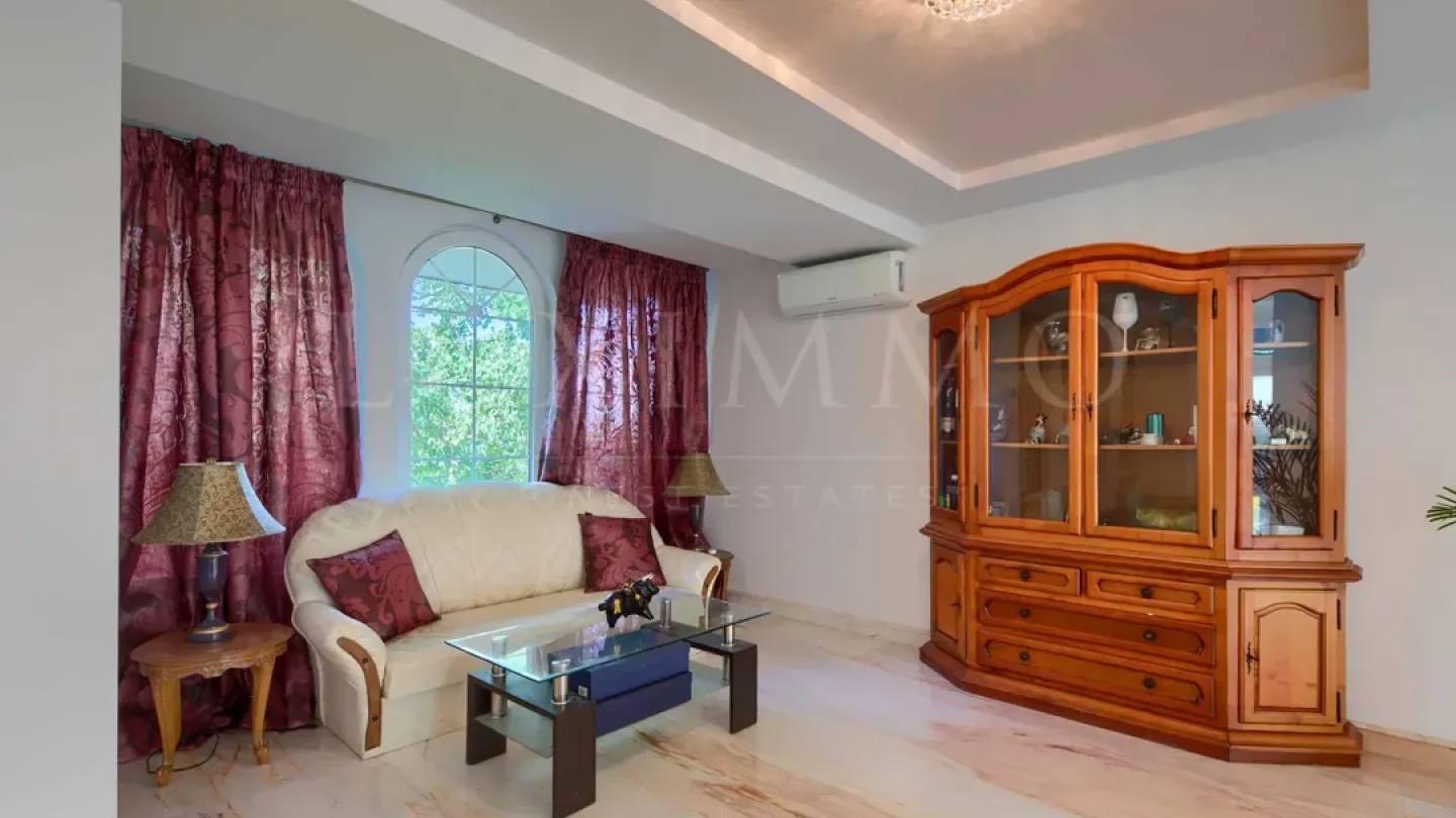 Luxury Sofia Residence: Boyana Estate with Stunning Features - Image 3