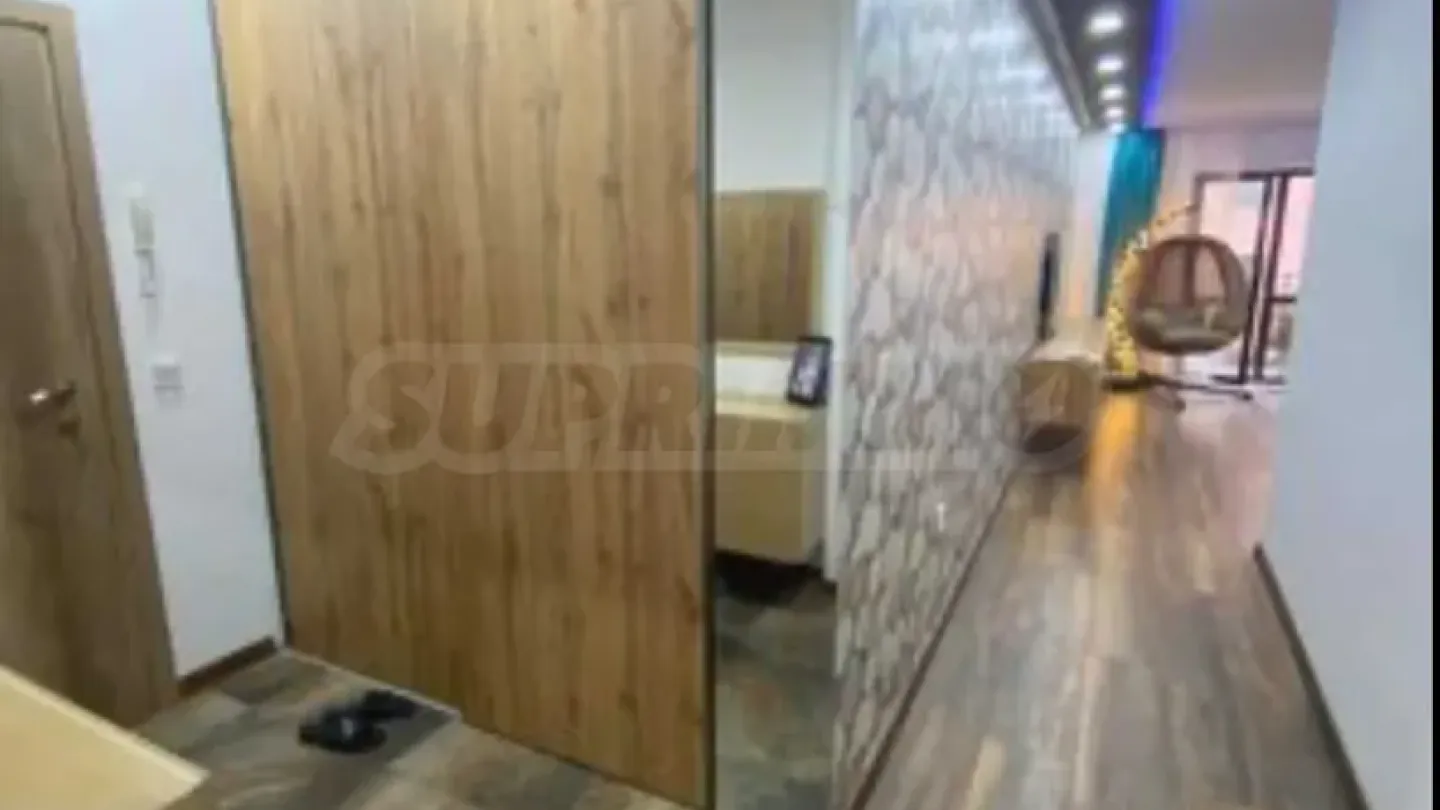 Stylish 3-Bedroom Apartment in Varna's Pchelina District - Image 4