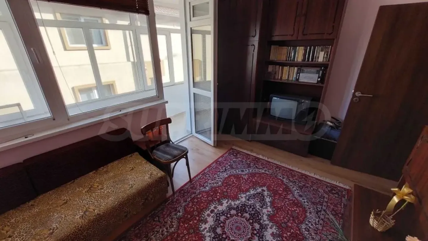 Spacious, Fully Furnished House with Garden in Burgas - Image 2