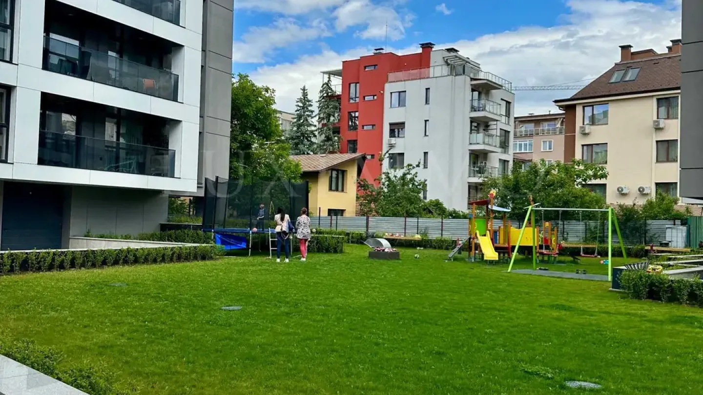 Stylish 2-Bedroom Apartment in Krastova Vada, Sofia - Image 3