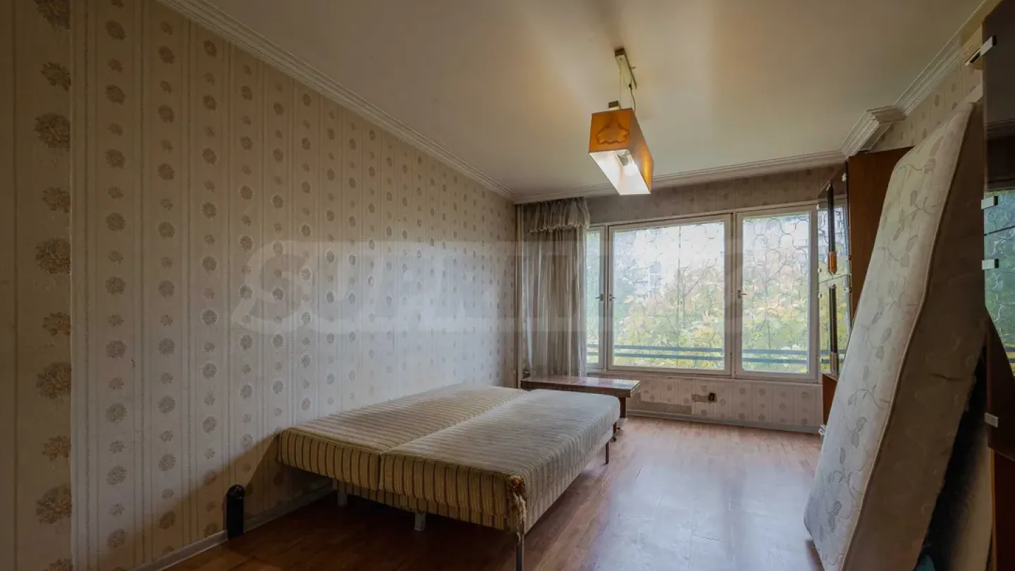 Spacious 2-Bedroom Apartment Near Metro in Sofia - Image 1