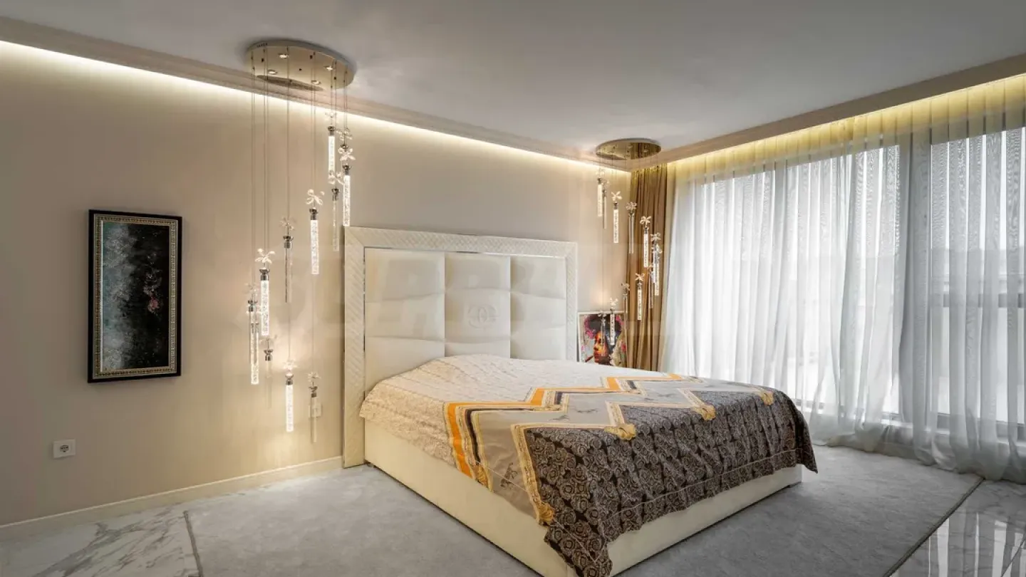 Spacious 3BR Apartment in Kychuk Paris, Plovdiv - Image 1