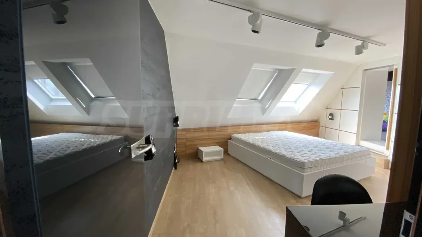 Luxury Burgas Penthouse - Sea Views & 4 Beds - Image 1