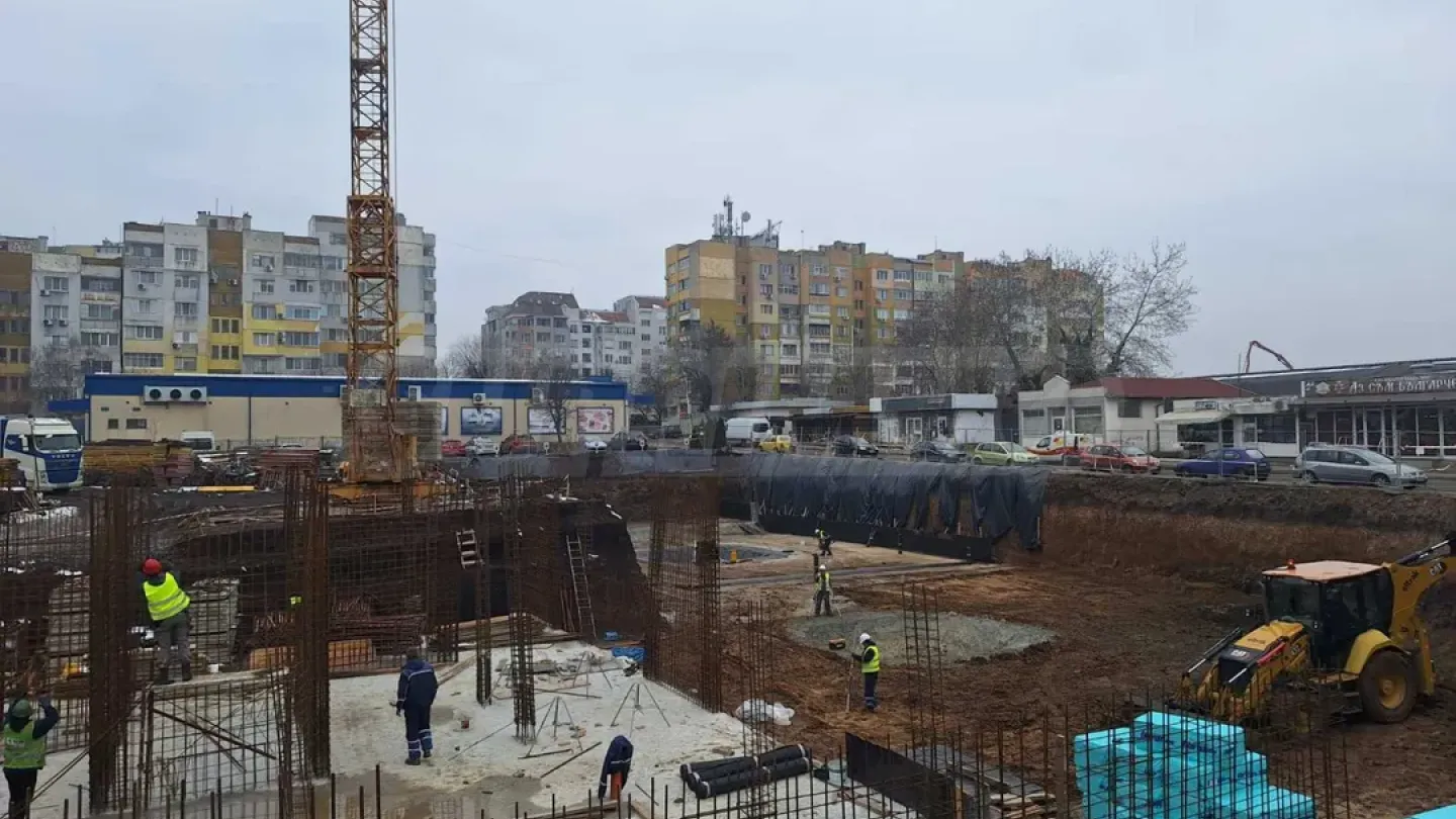 Spacious 3BR Apartment - Burgas, Bulgaria - Image 3